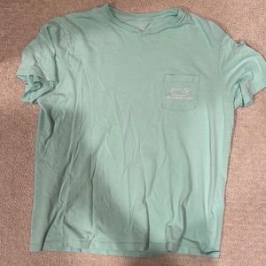 Vineyard vines t-shirt